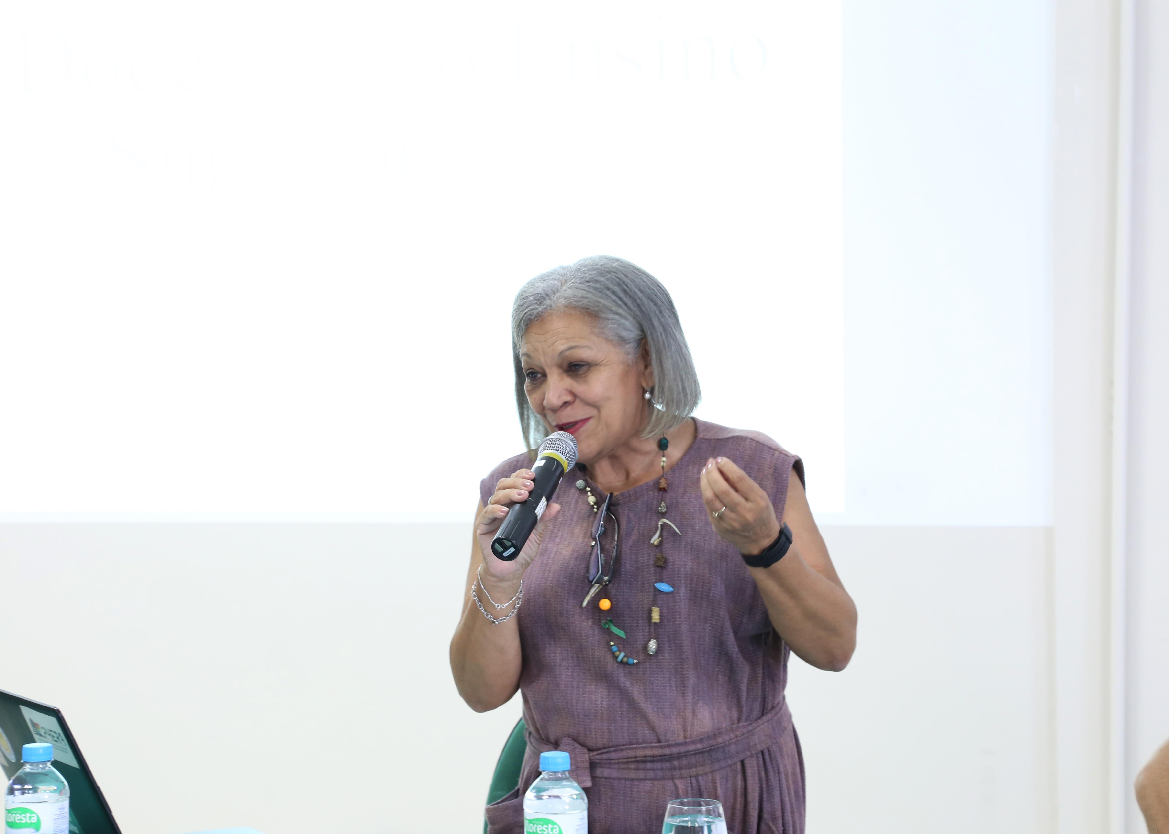 A palestrante e docente na UFRGS, Sandra de Deus - Foto: Franceli Couto/ACS