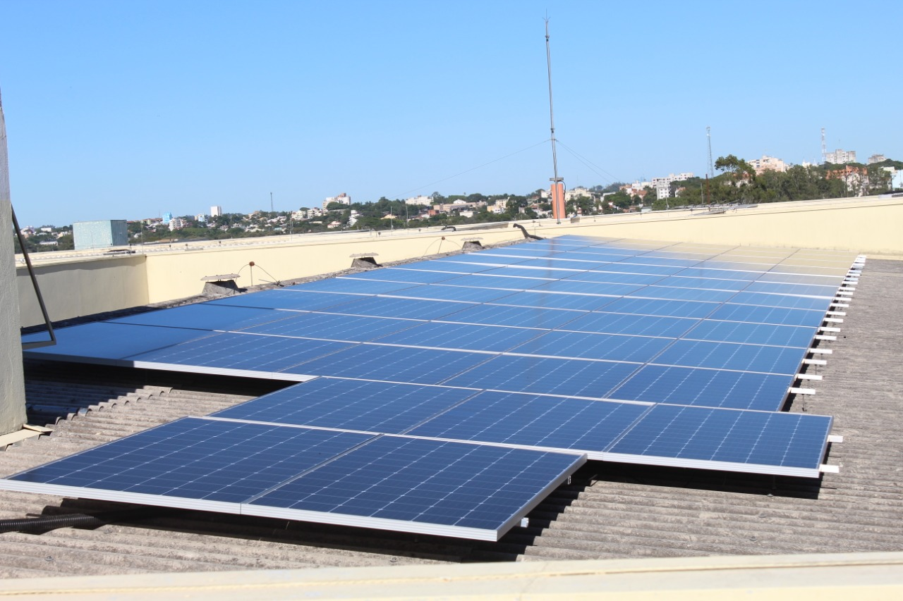 Painéis fotovoltaicos instalados no Campus Alegrete - Foto: Divulgação