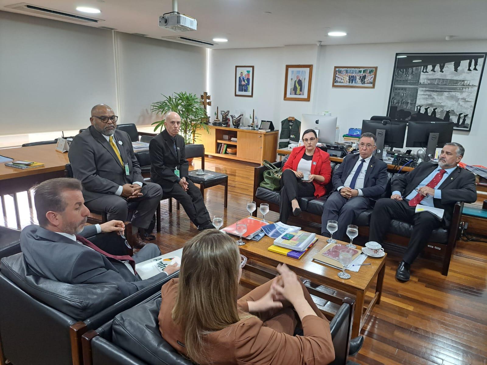 Gestores da Unipampa e prefeito de Barra do Quaraí reuniram-se com o ministro Paulo Pimenta - Divulgação