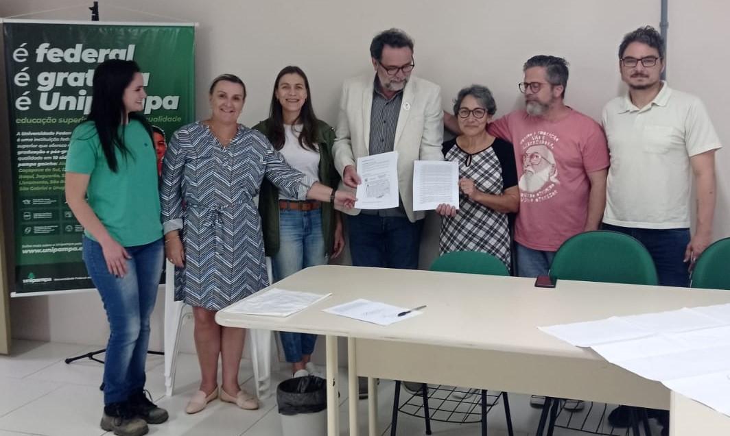 Unipampa recebe doação de estudo técnico e da nova planta topográfica da área do Campus Bagé
