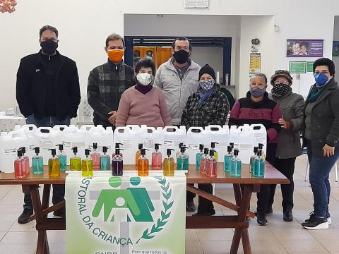 Unipampa realiza doação de álcool 70% e sabonete líquido para Pastoral da Criança em São Borja - Foto: Divulgação