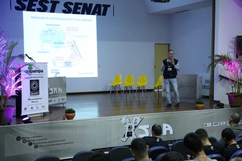 Conferência de encerramento com o professor da USP, Luis Teixeira - Foto: Ronaldo Estevam
