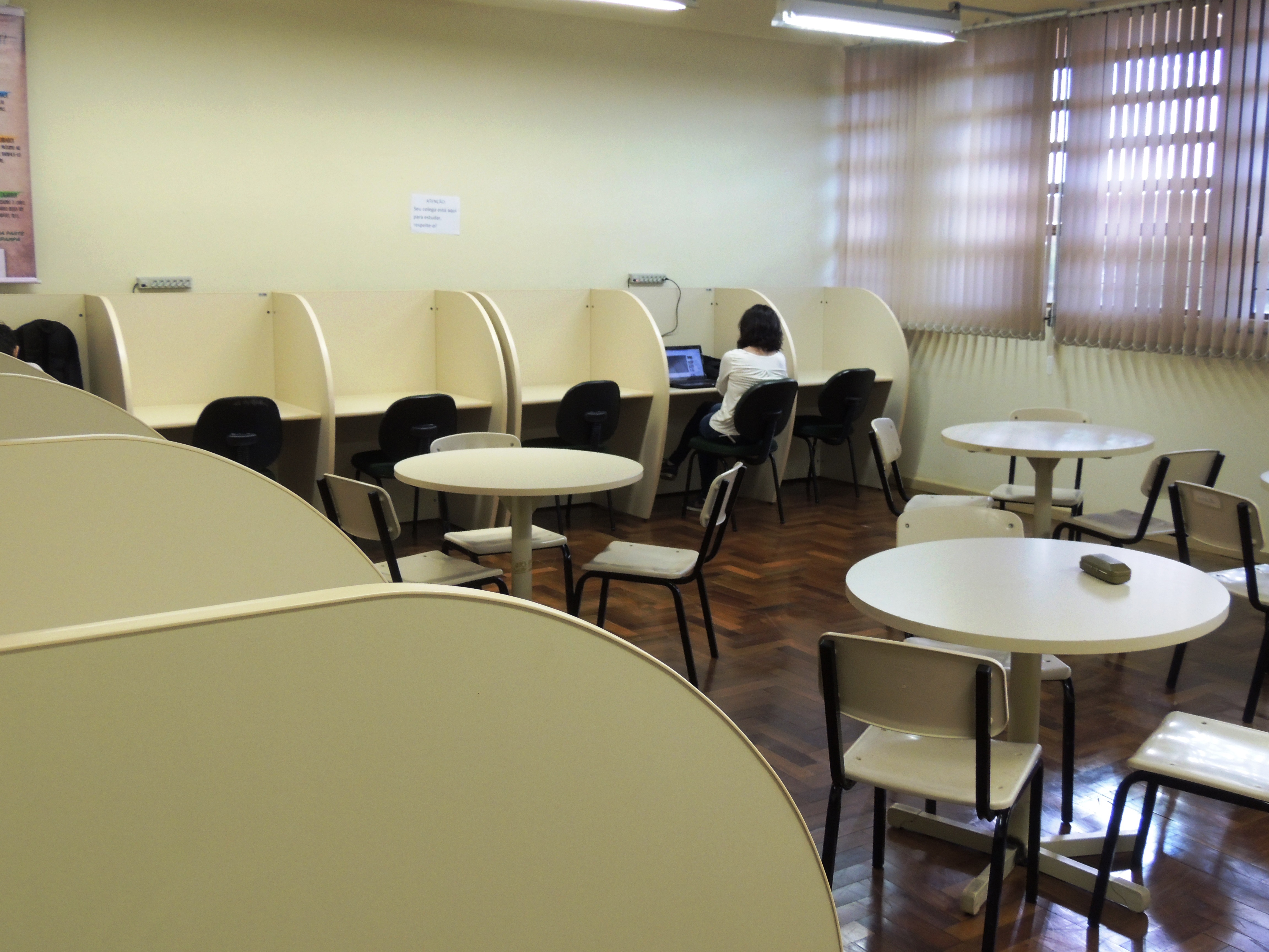 Instalações da sala de estudo no campus II Instalações da sala de estudo
