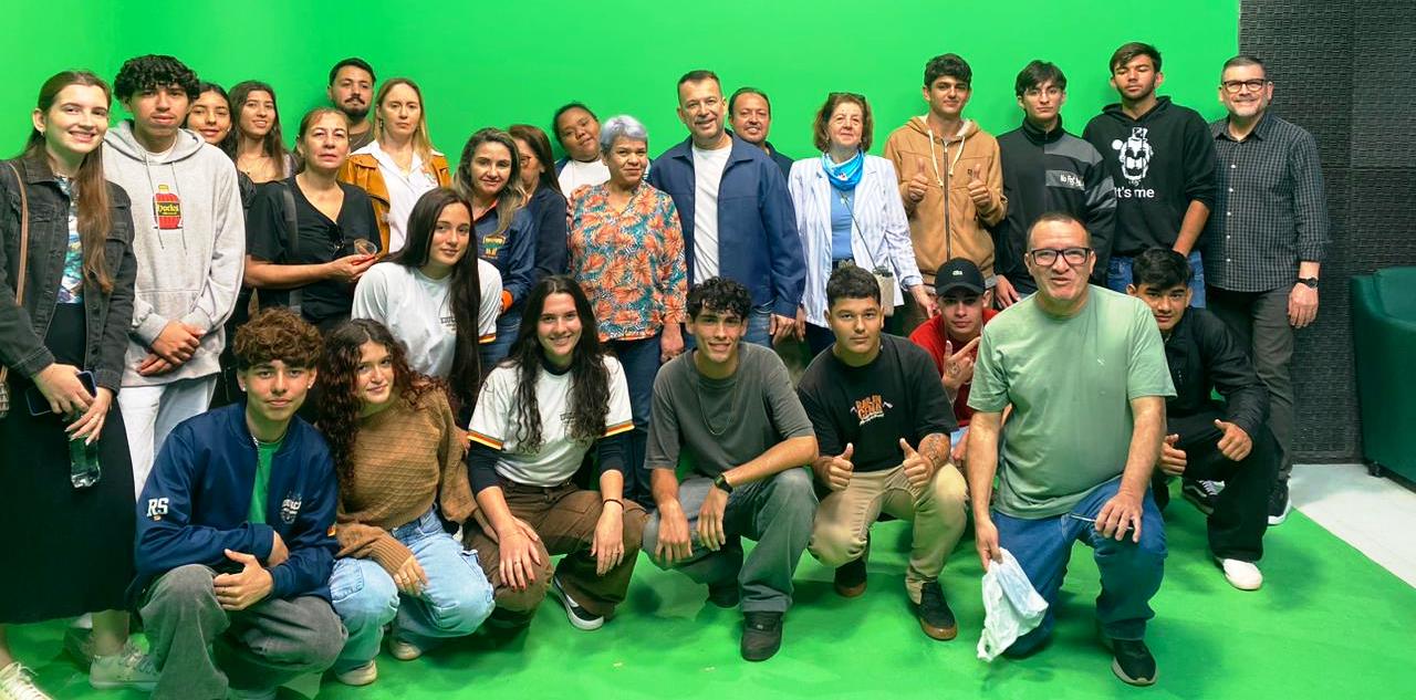 Grupo da escola Timbaúva Grupo da escola Timbaúva