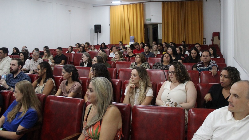 Público na solenidade Público na solenidade